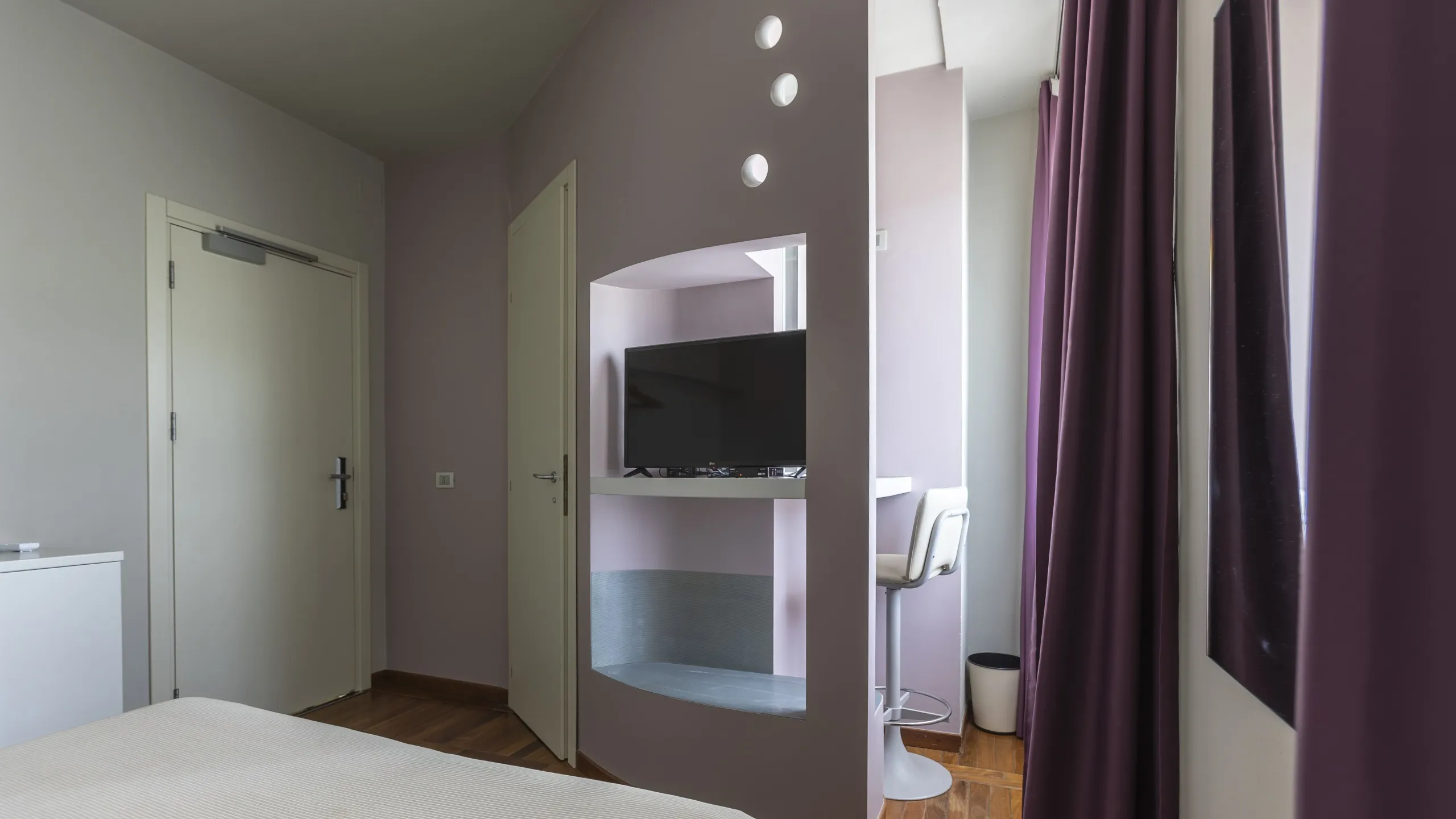 Hotel-San-Francesco-Borgo-Manero-Budget-Double-Room-97-landscape